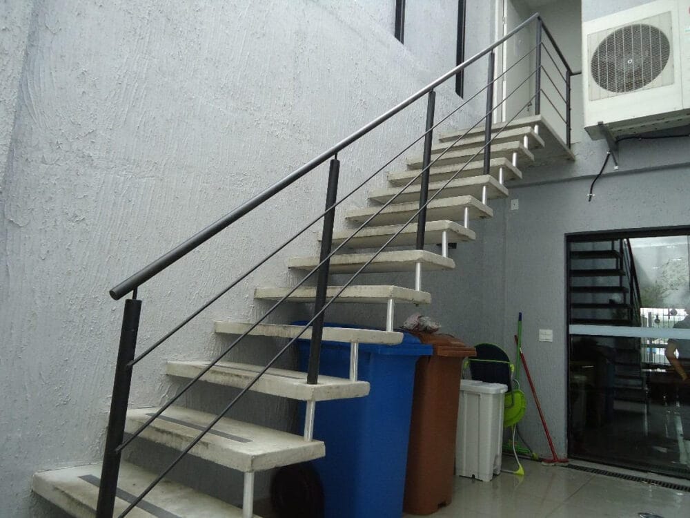 Escadas de Concreto em Linha Reta - Image 2